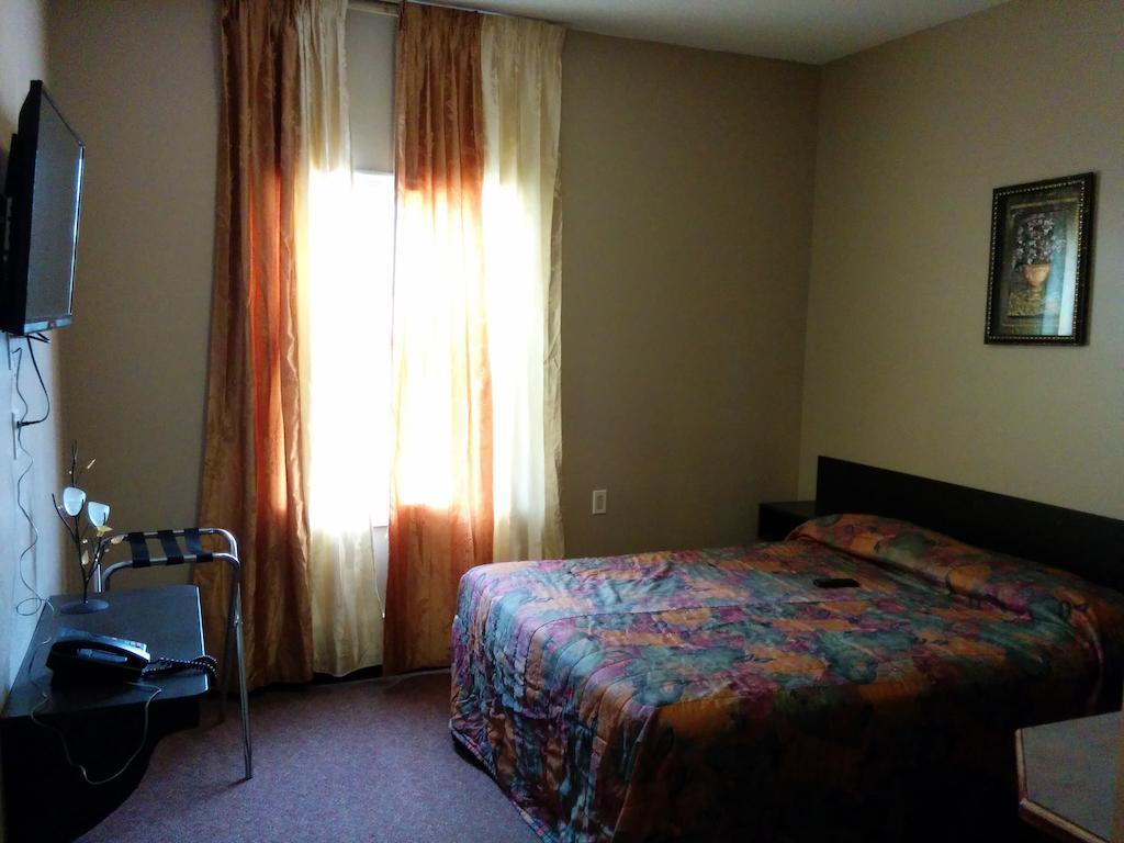 Bonnyville Hotel Εξωτερικό φωτογραφία