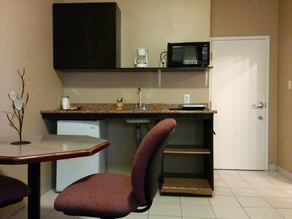Bonnyville Hotel Δωμάτιο φωτογραφία