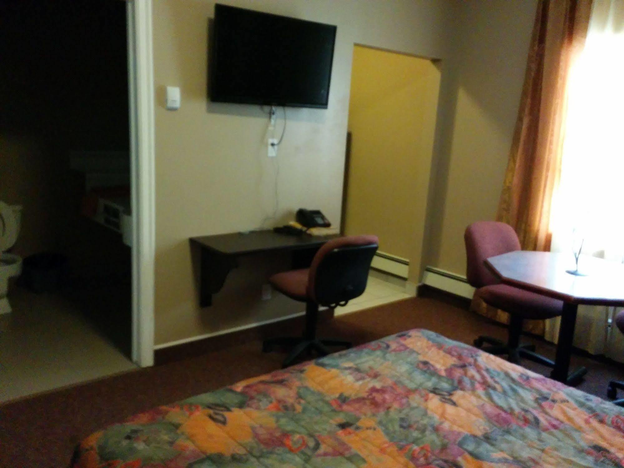 Bonnyville Hotel Εξωτερικό φωτογραφία