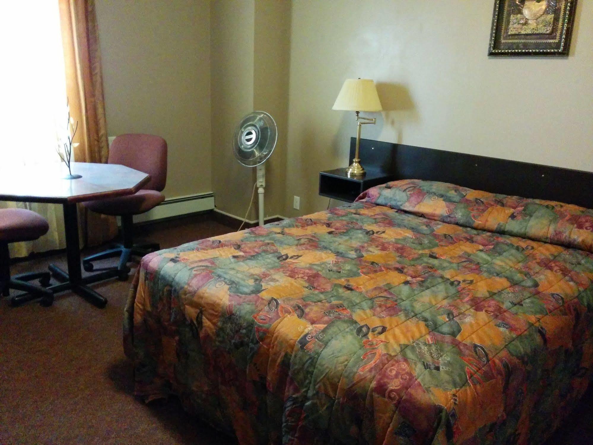 Bonnyville Hotel Εξωτερικό φωτογραφία